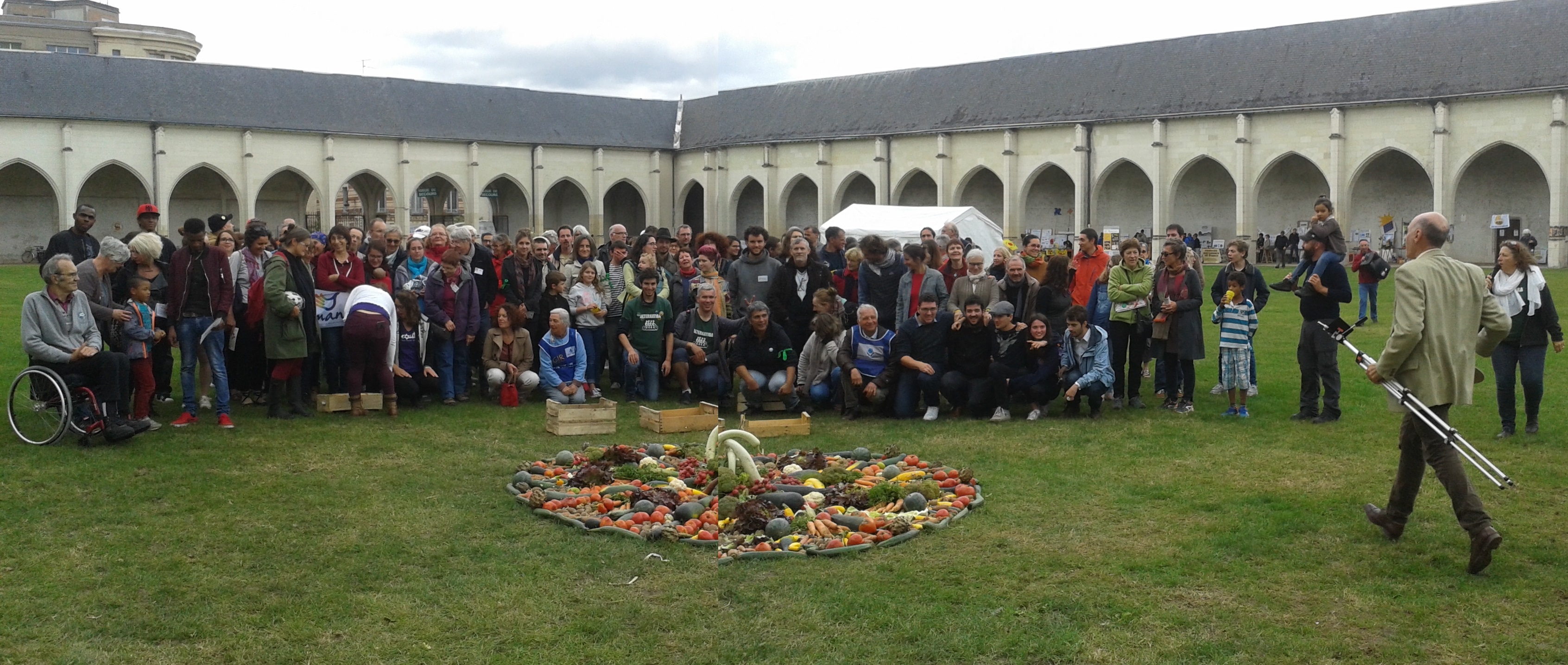 Photo souvenir aux journées de la transition